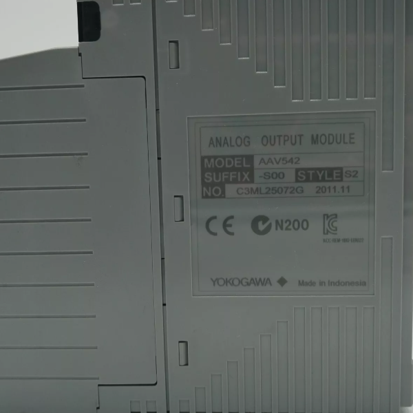 Yokogawa AAV542-S00-S2 Voltage Output Module