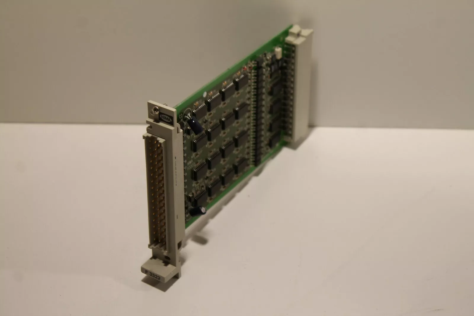 HIMA F3322 16-Fold Output Module Overview